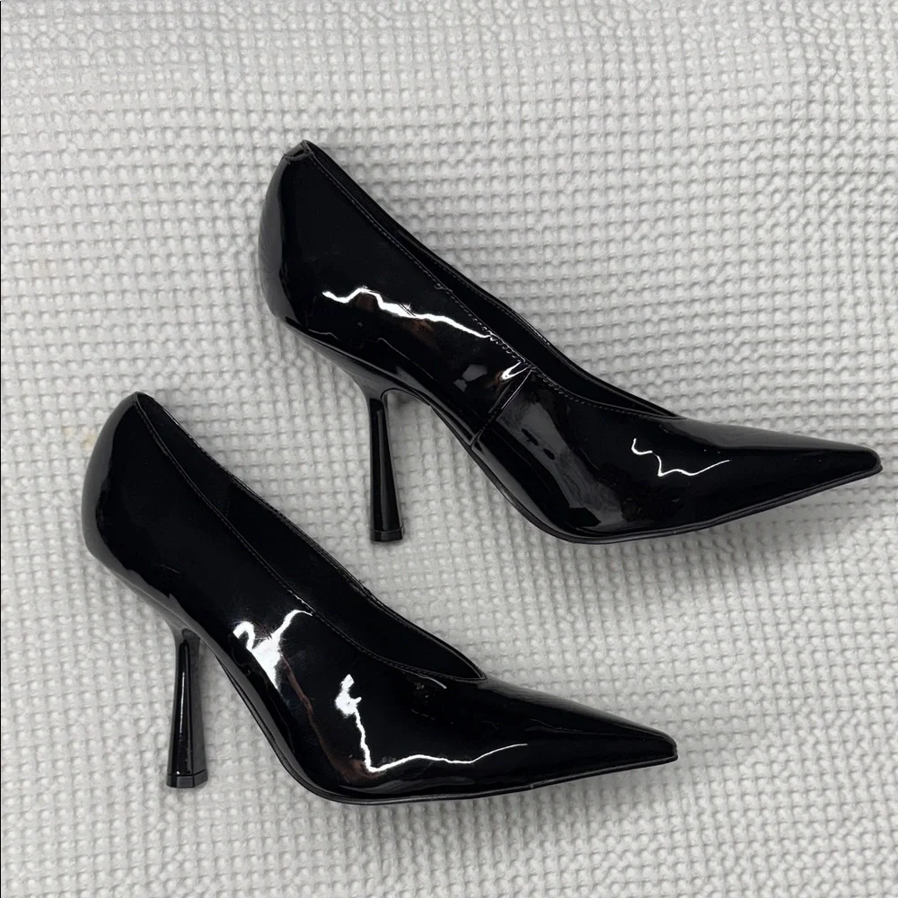Nine West Black Patent Pointed Pumps - Size 7 - Picture 2 of 5